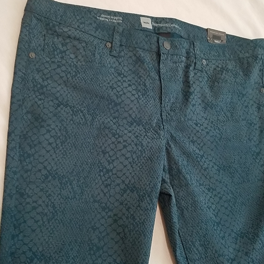 NWT Massimo Premium Denim Mid Rise Leggings